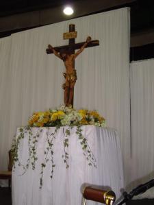 altar malapit sa kabaong
